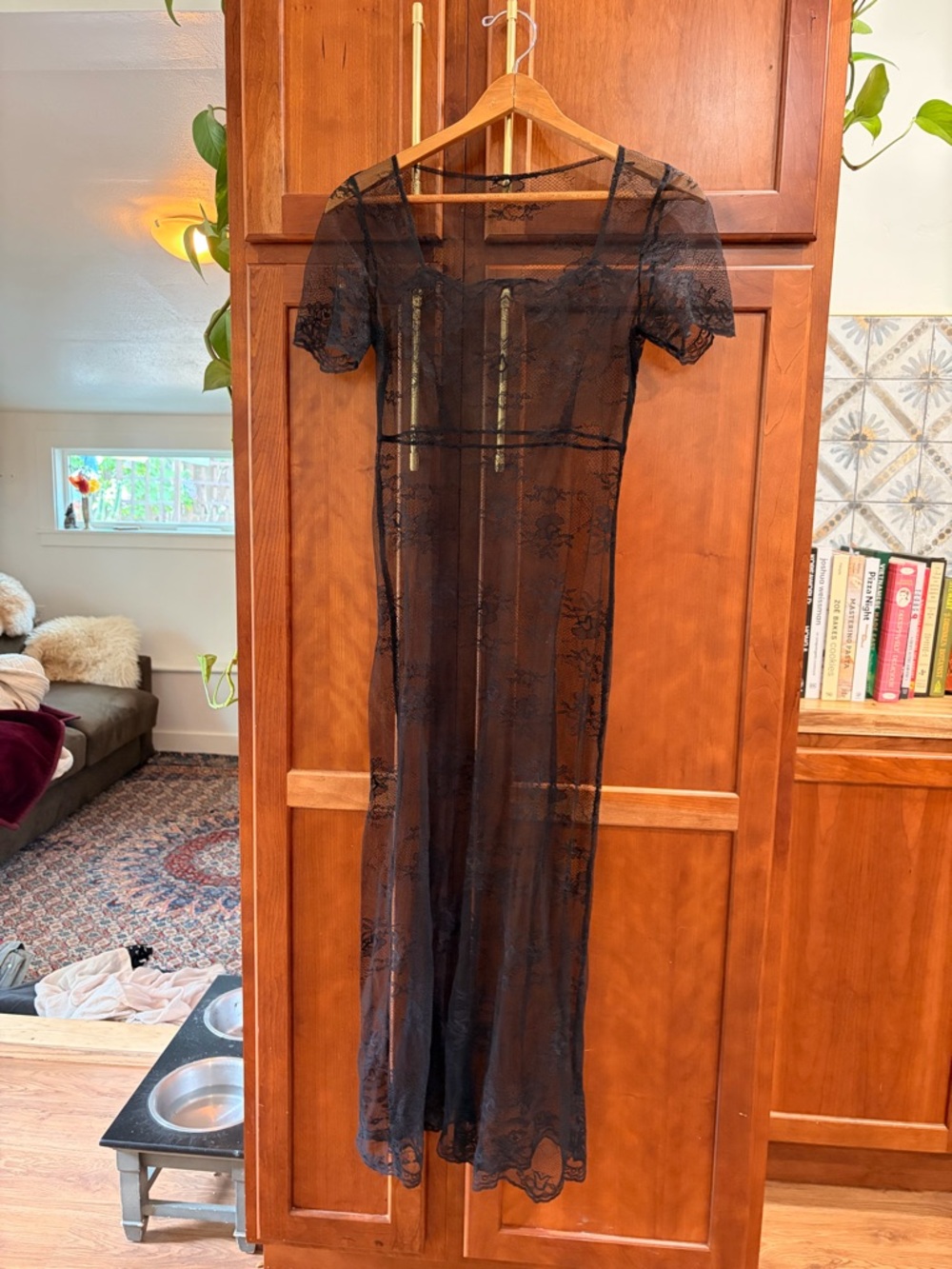 Lace Short-Sleeve Maxi Dress Layer - Picture 4 of 7